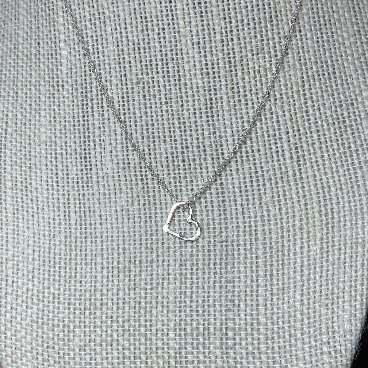 Dainty Floating Heart Necklace1