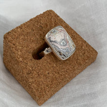 Load image into Gallery viewer, Sterling Ring with Pink and Grey Agate Stone
